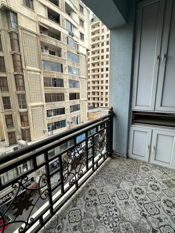 Satılır 3 otaqlı mənzil 115 m²