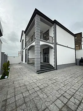 Satılır 4 otaqlı həyət evi 270 m²