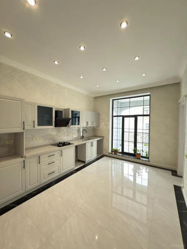 Satılır 4 otaqlı həyət evi 270 m²