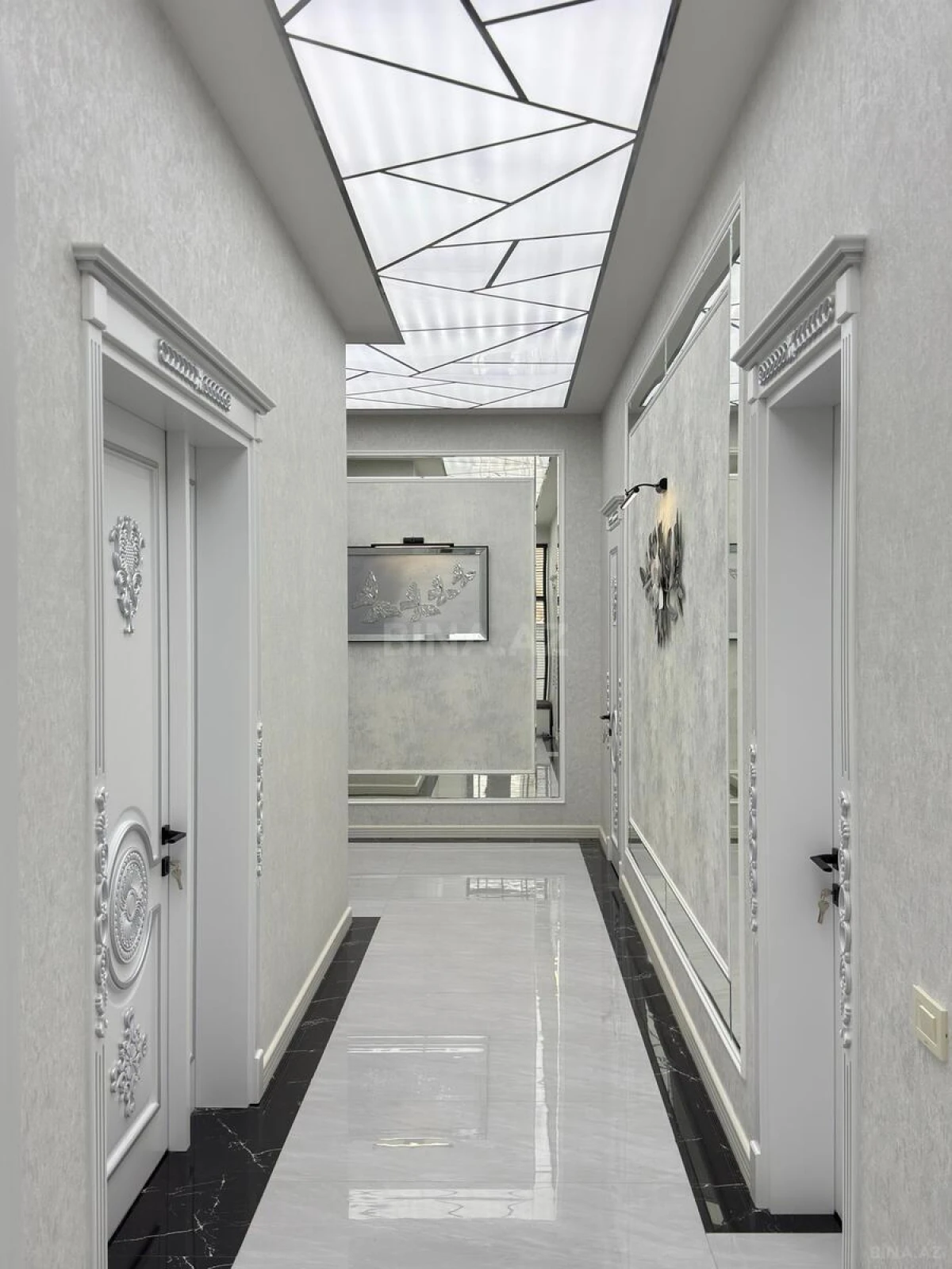 Satılır 4 otaqlı həyət evi 270 m²