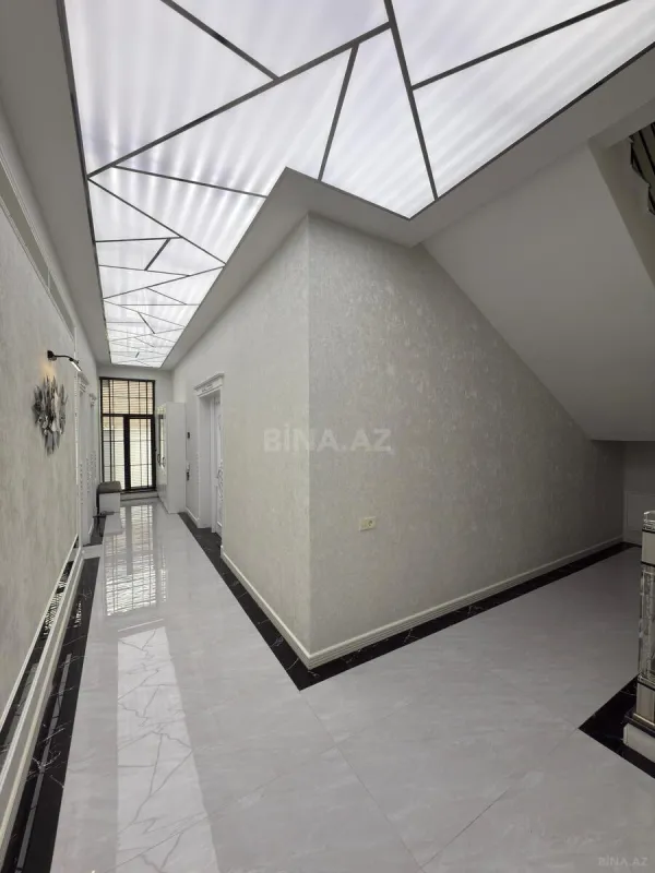 Satılır 4 otaqlı həyət evi 270 m²
