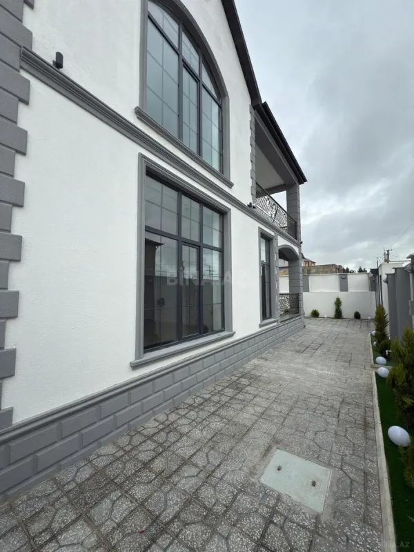 Satılır 4 otaqlı həyət evi 270 m²