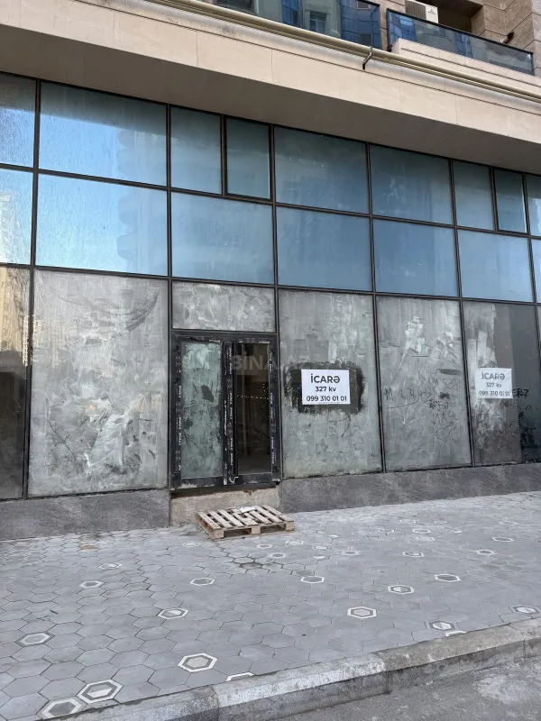 Satılır obyekt 215 m²