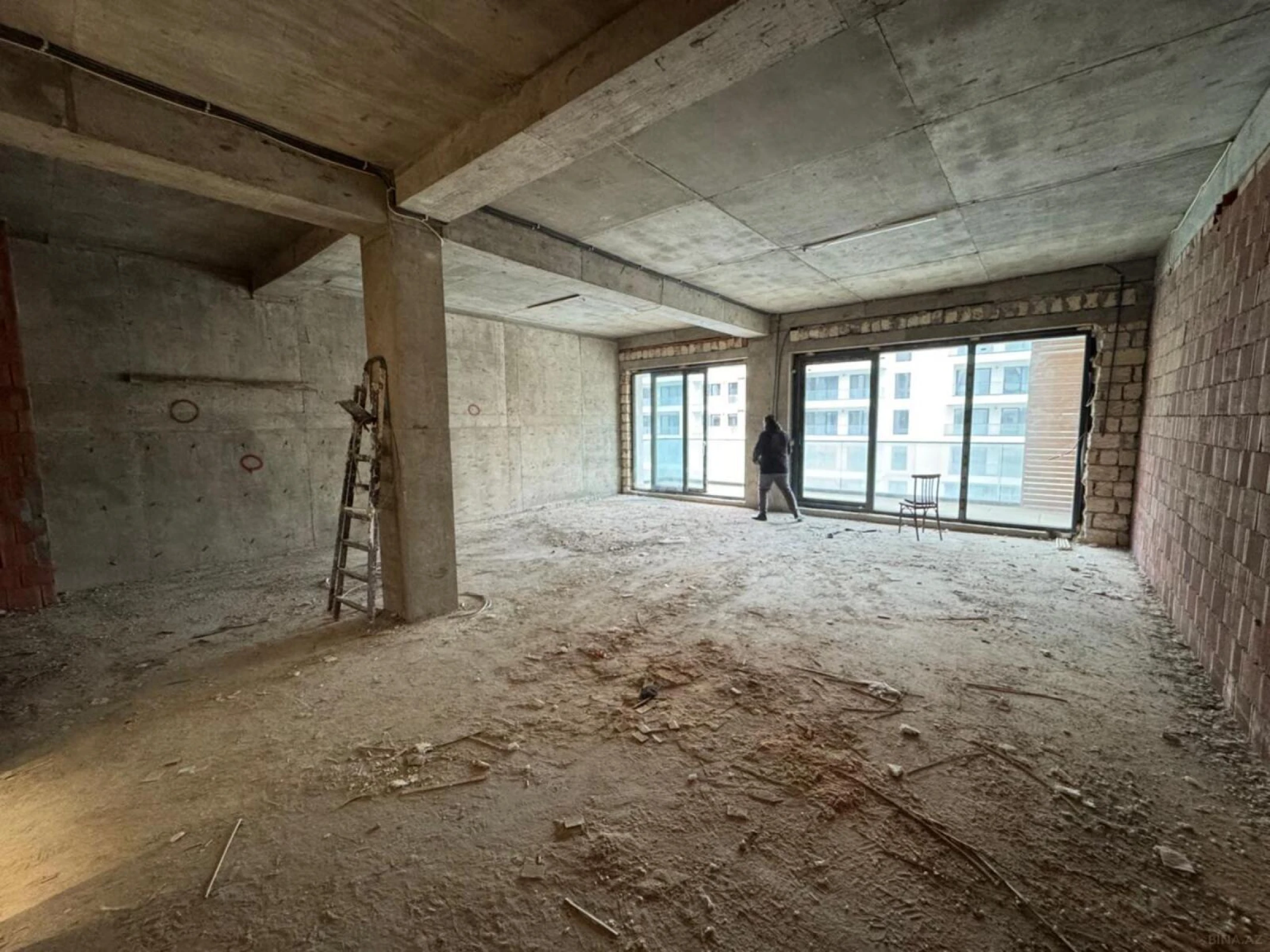 Satılır 2 otaqlı mənzil 94.8 m²