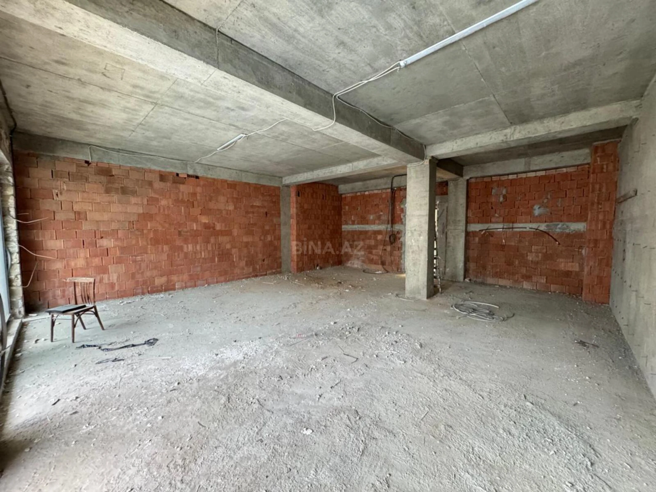 Satılır 2 otaqlı mənzil 94.8 m²