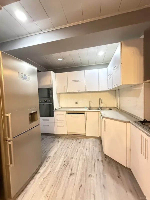 Satılır 2 otaqlı mənzil 64 m²