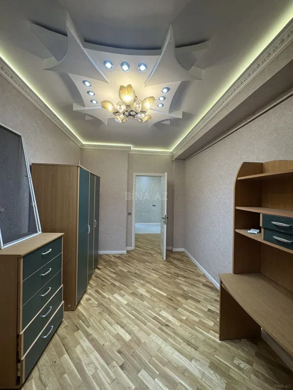 Satılır 2 otaqlı mənzil 76 m²