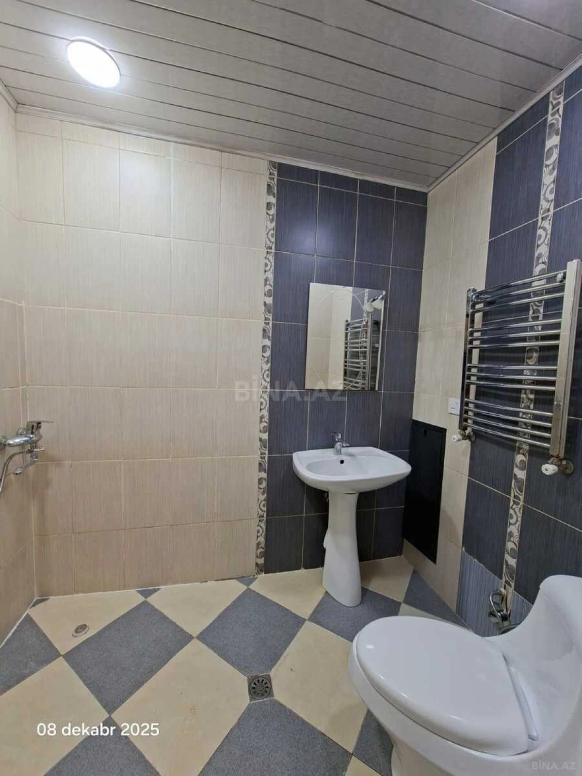 Satılır 2 otaqlı mənzil 76 m²