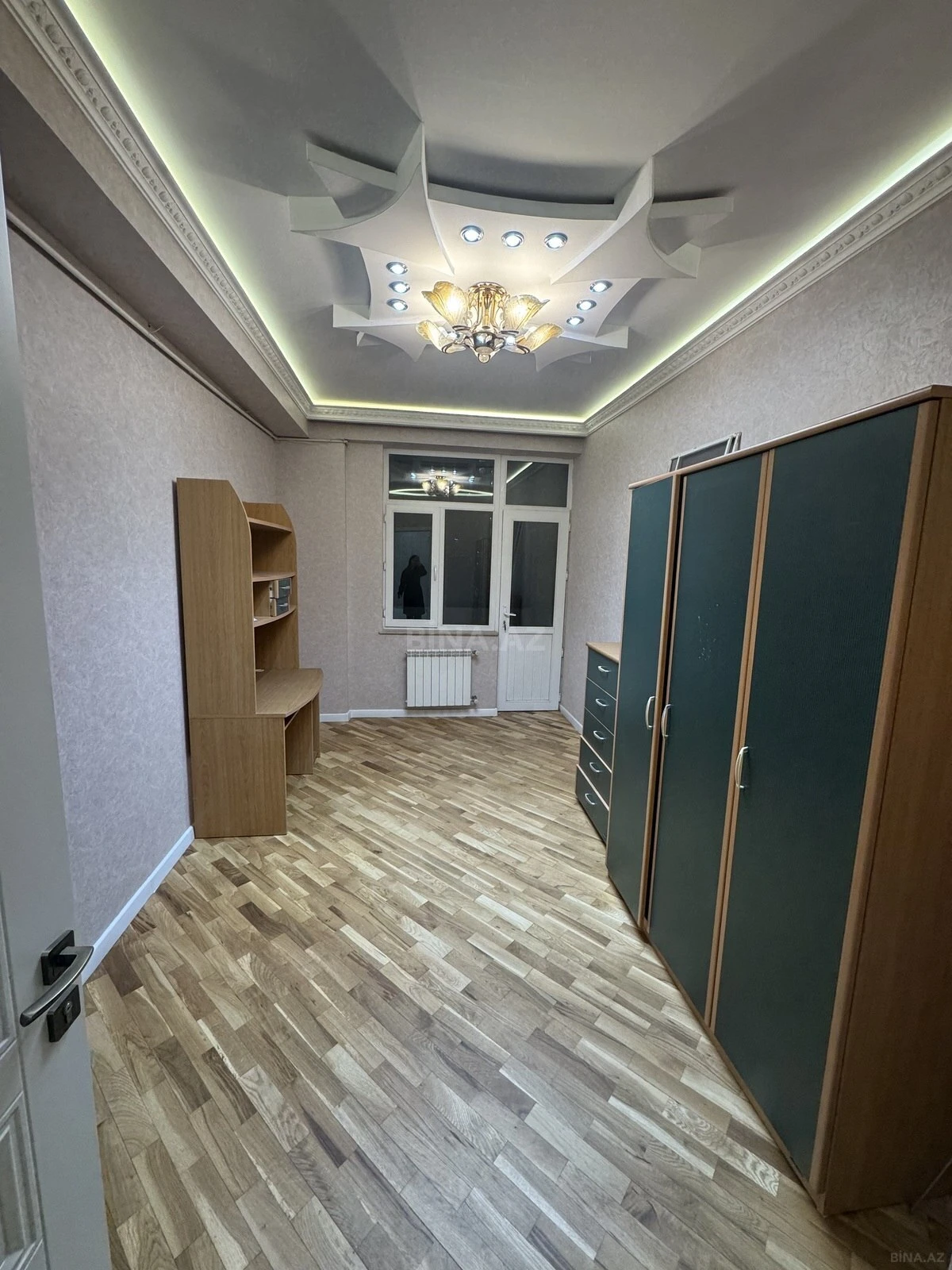 Satılır 2 otaqlı mənzil 76 m²