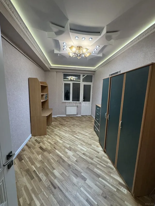 Satılır 2 otaqlı mənzil 76 m²