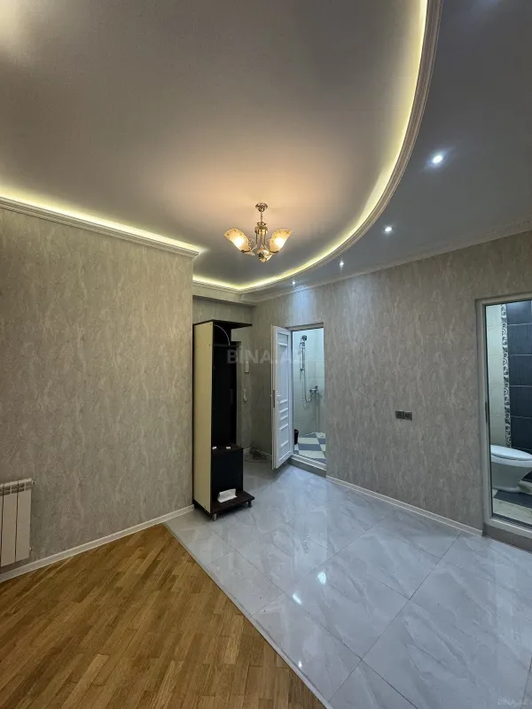 Satılır 2 otaqlı mənzil 76 m²