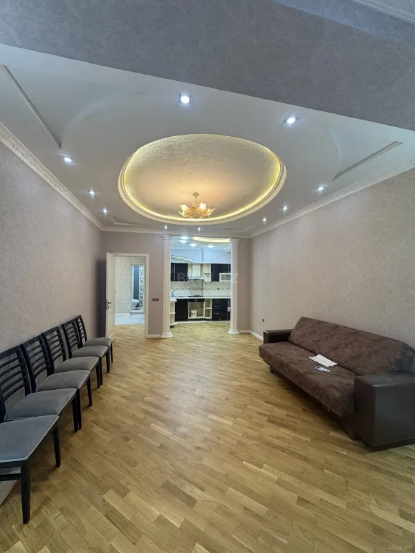 Satılır 2 otaqlı mənzil 76 m²