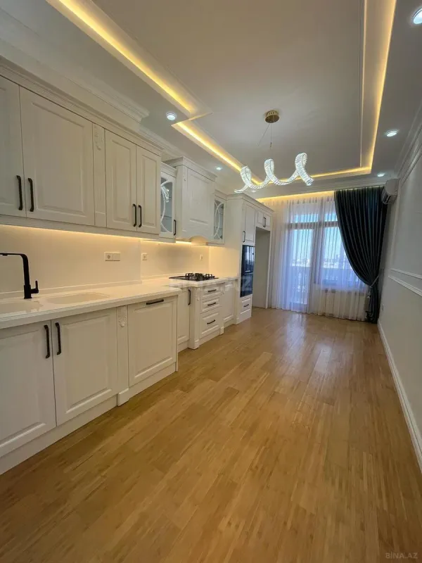 Satılır 2 otaqlı mənzil 101 m²