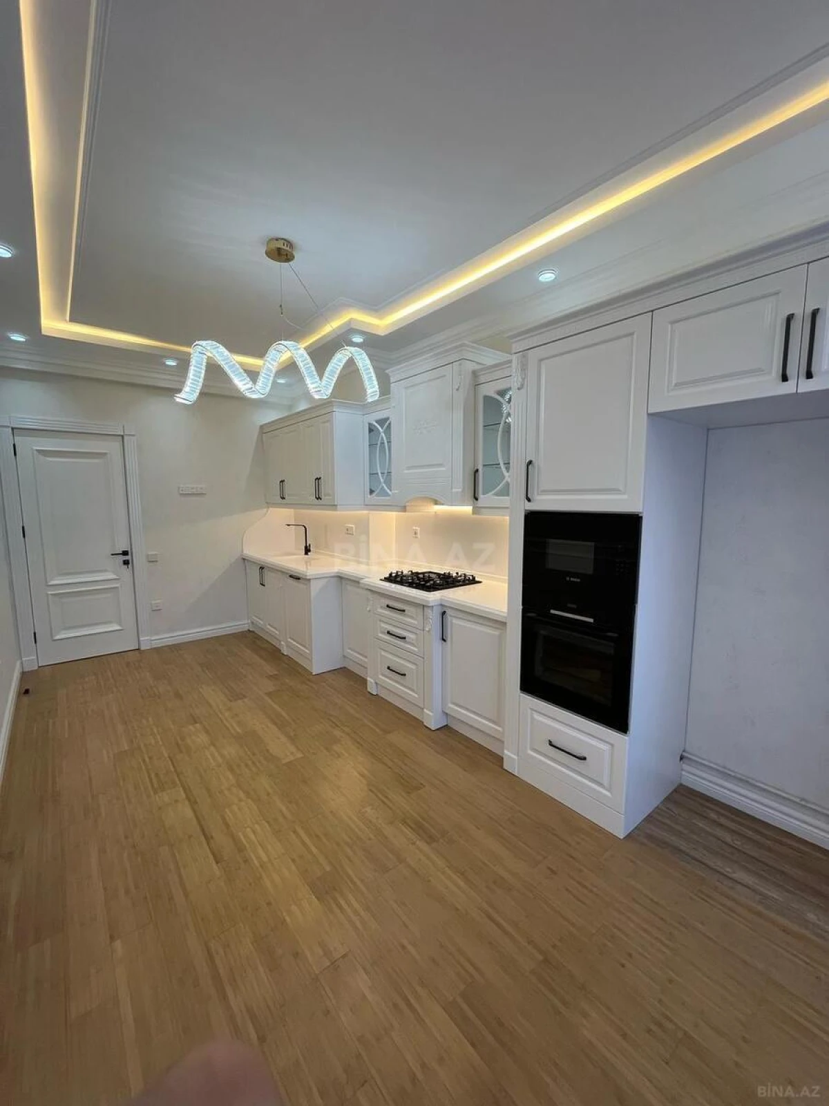Satılır 2 otaqlı mənzil 101 m²