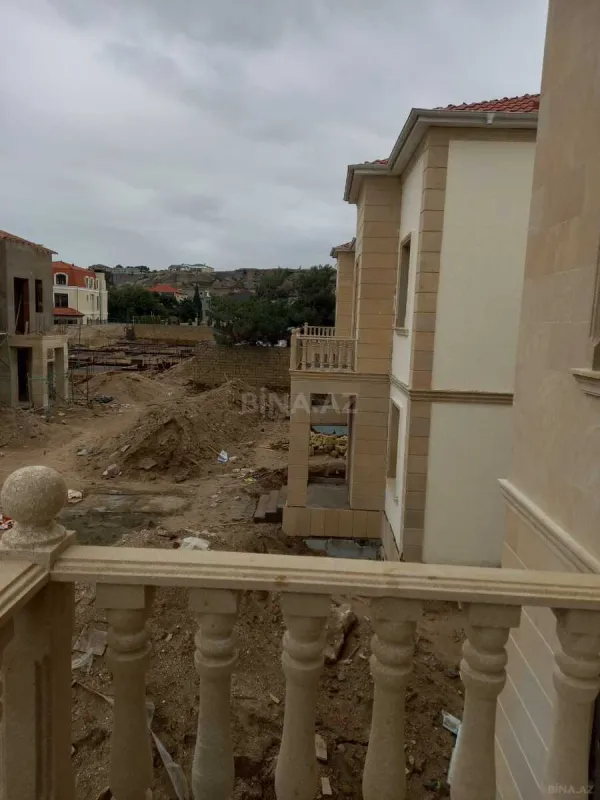 Satılır 5 otaqlı həyət evi 400 m²