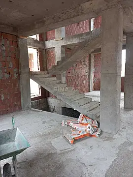 Satılır 5 otaqlı həyət evi 400 m²