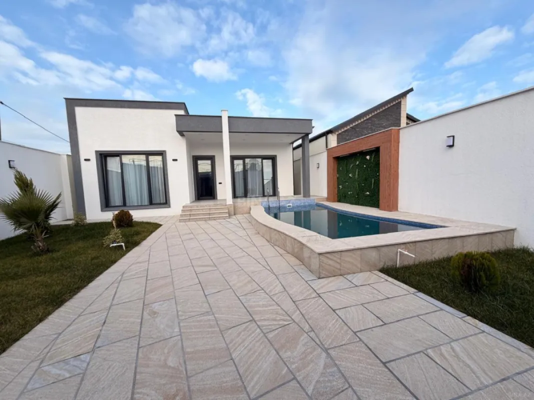 Satılır 4 otaqlı həyət evi 170 m²