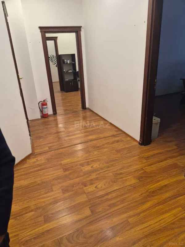 Kirayə verilir 6 otaqlı ofis 200 m²