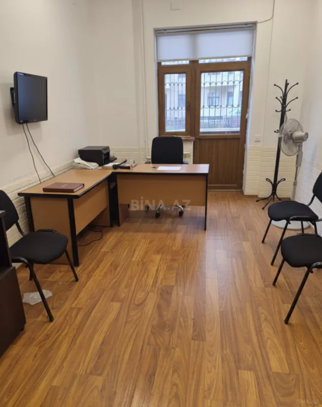 Kirayə verilir 6 otaqlı ofis 200 m²