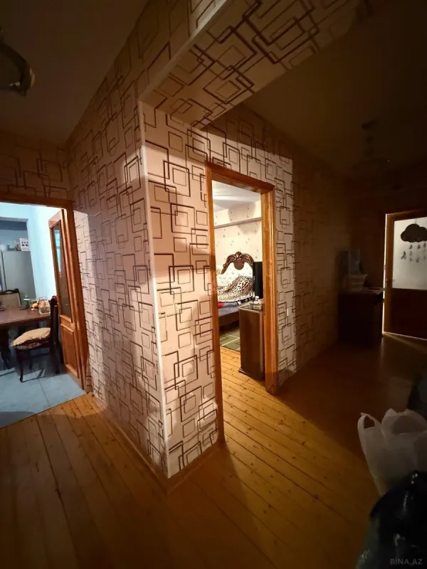 Satılır 4 otaqlı mənzil 141 m²