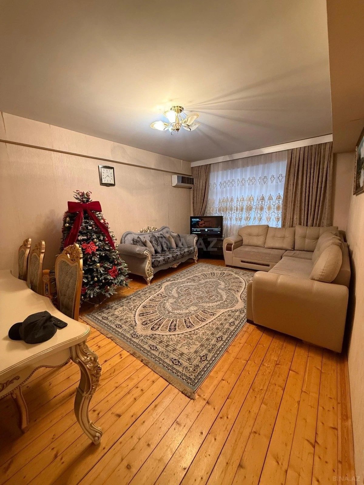 Satılır 4 otaqlı mənzil 141 m²