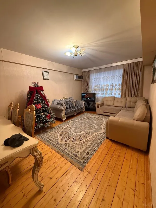 Satılır 4 otaqlı mənzil 141 m²
