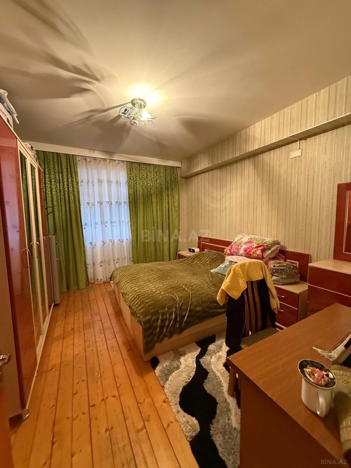 Satılır 4 otaqlı mənzil 141 m²