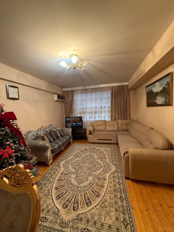 Satılır 4 otaqlı mənzil 141 m²