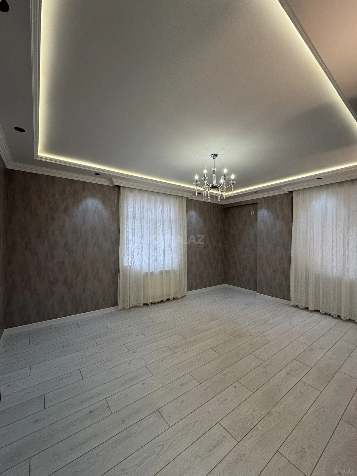 Satılır 3 otaqlı mənzil 116 m²