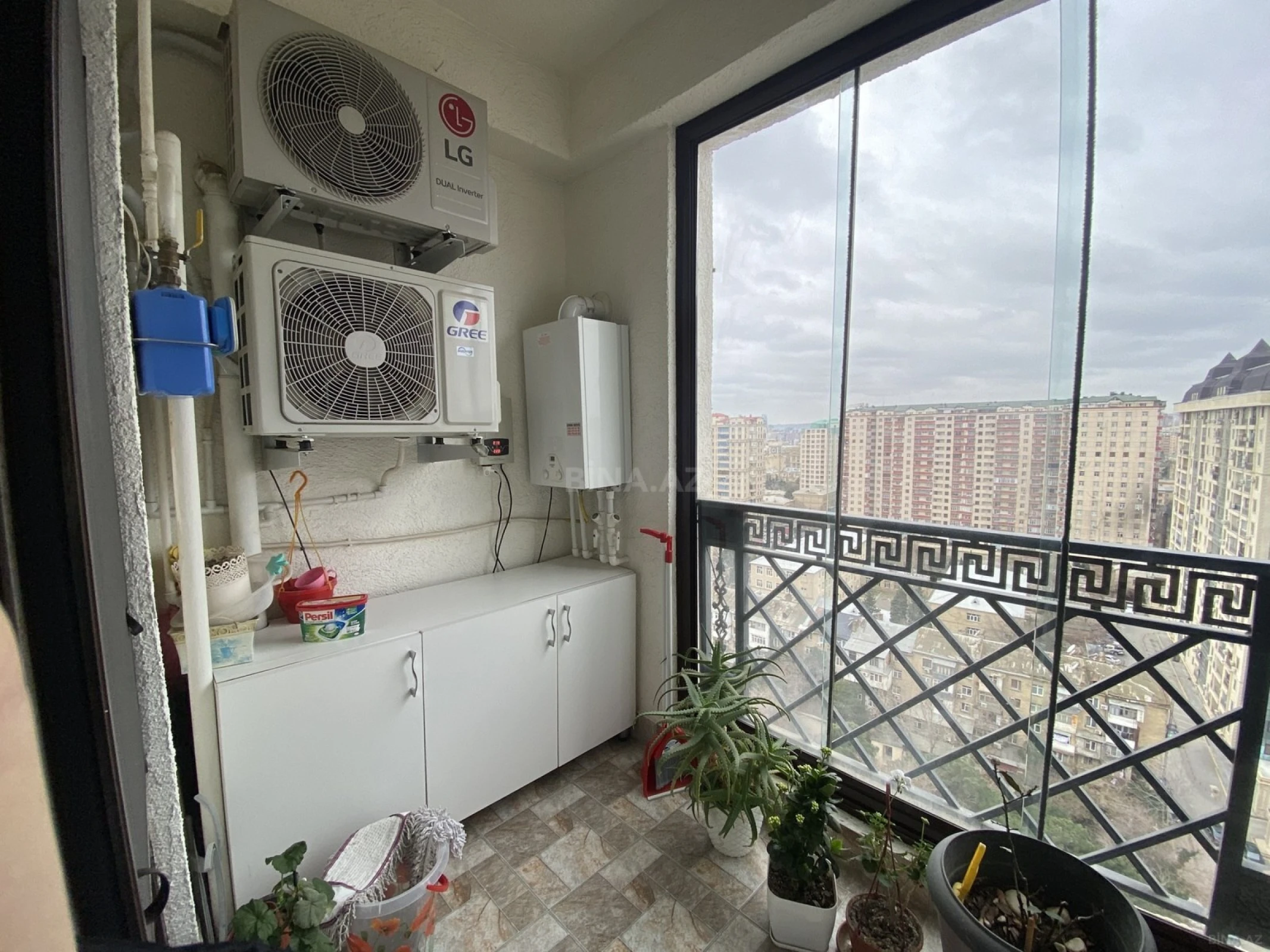 Satılır 3 otaqlı mənzil 97 m²