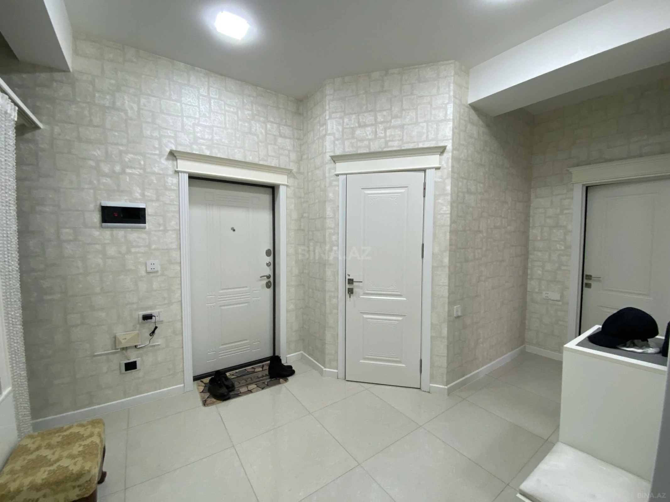 Satılır 3 otaqlı mənzil 97 m²