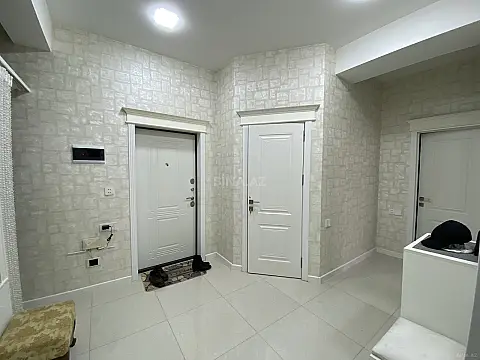 Satılır 3 otaqlı mənzil 97 m²