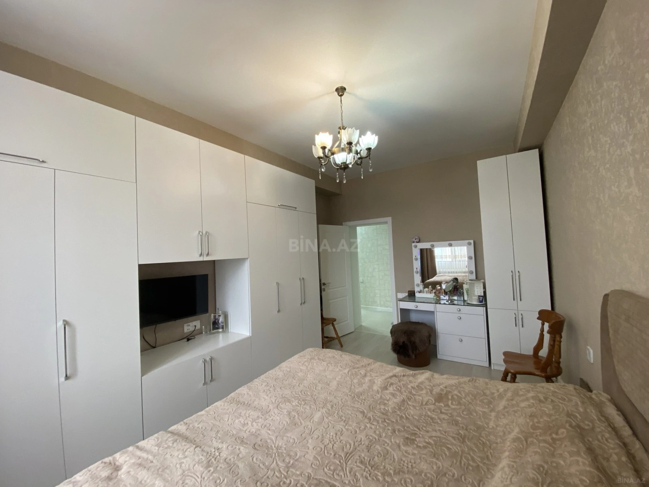 Satılır 3 otaqlı mənzil 97 m²