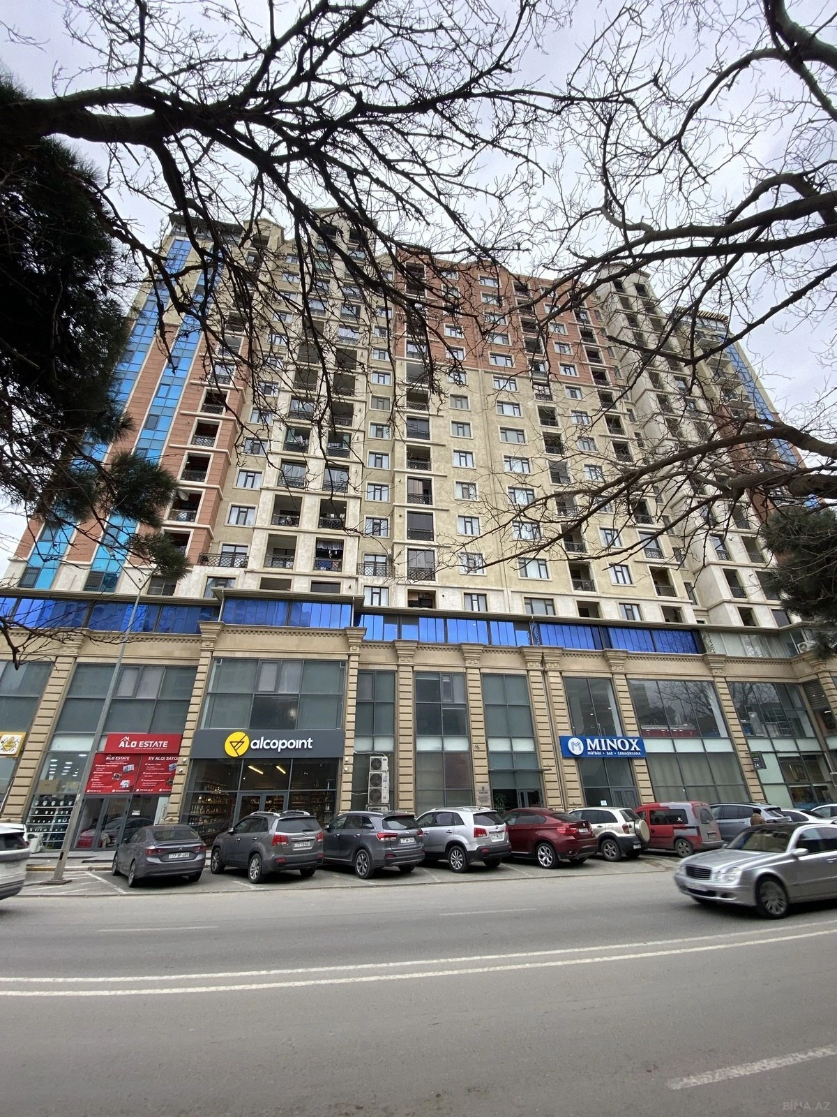 Satılır 3 otaqlı mənzil 97 m²