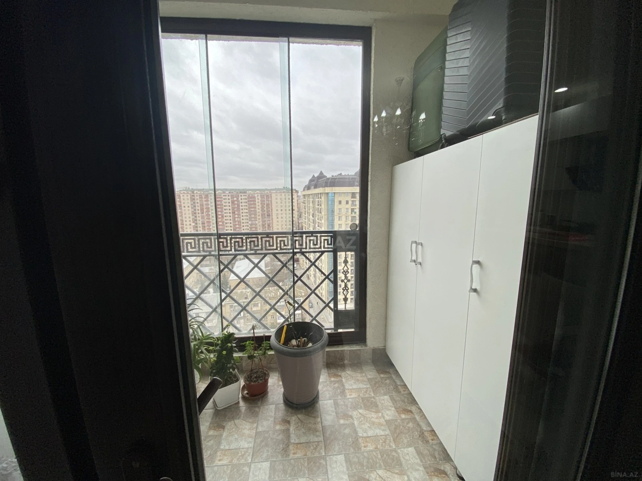 Satılır 3 otaqlı mənzil 97 m²