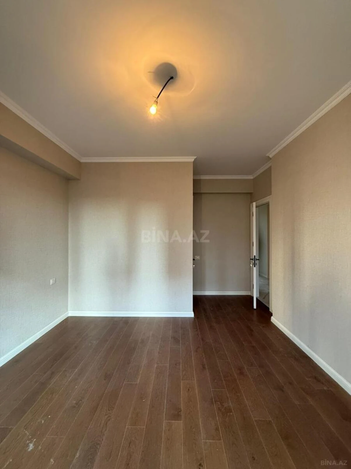 Satılır 4 otaqlı mənzil 120.4 m²