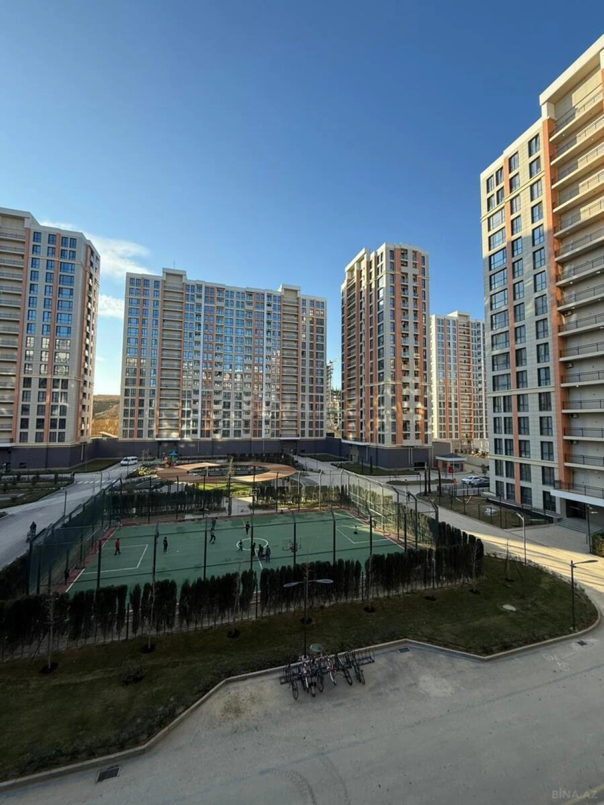 Satılır 4 otaqlı mənzil 120.4 m²