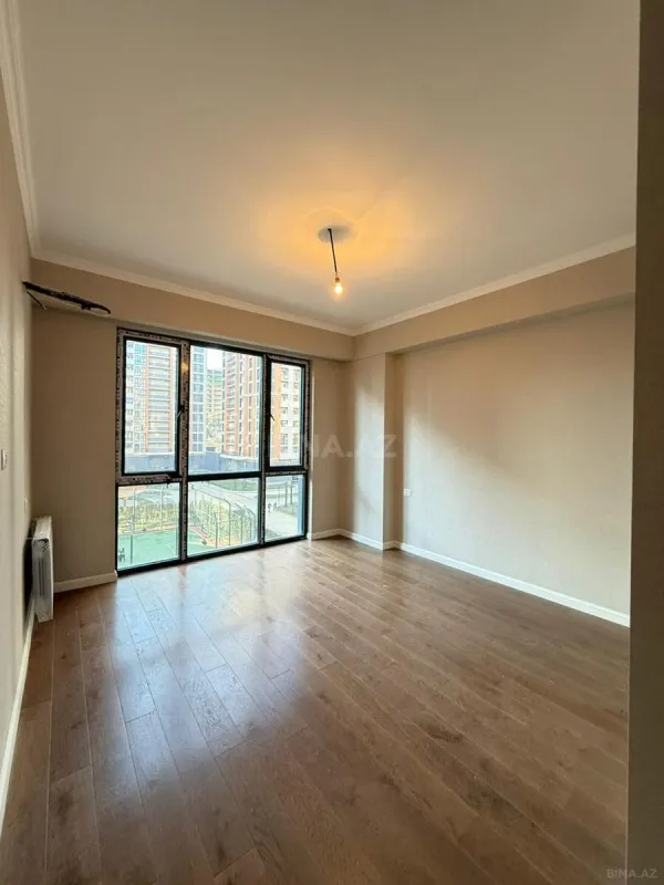 Satılır 4 otaqlı mənzil 120.4 m²