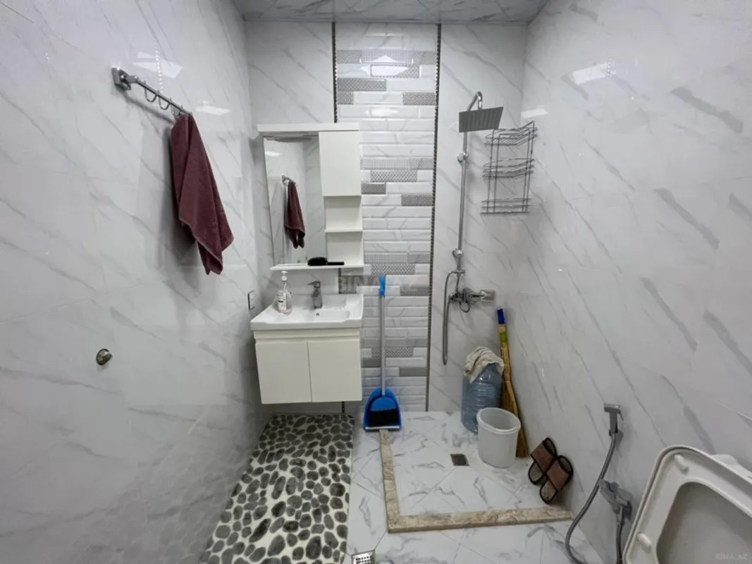 Satılır 2 otaqlı mənzil 65 m²