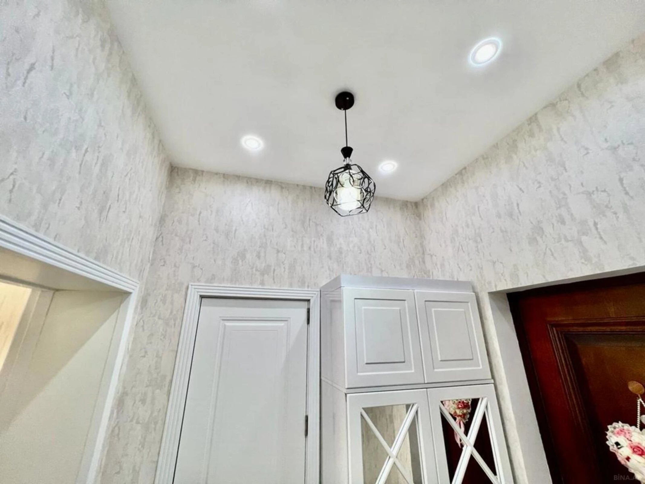 Satılır 2 otaqlı mənzil 65 m²