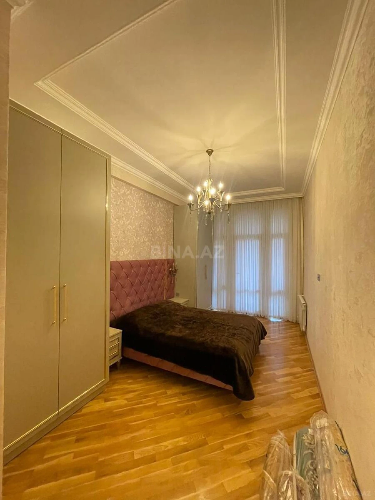 Kirayə verilir 3 otaqlı mənzil 150 m²