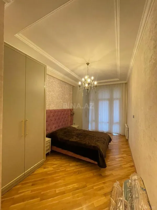 Kirayə verilir 3 otaqlı mənzil 150 m²