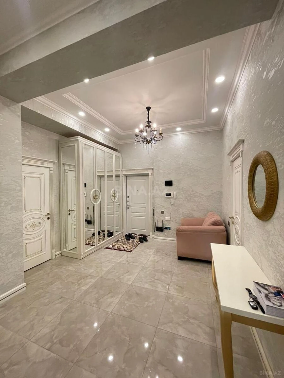 Kirayə verilir 3 otaqlı mənzil 150 m²