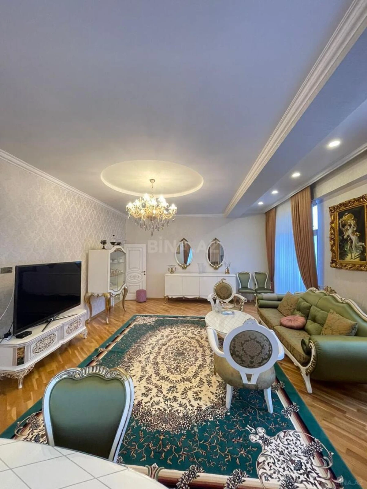 Kirayə verilir 3 otaqlı mənzil 150 m²