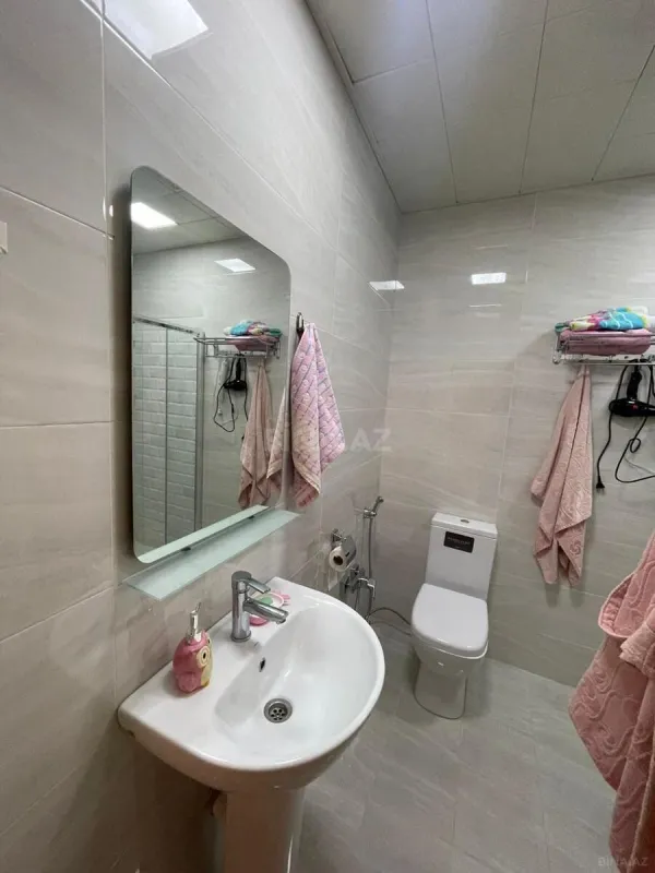 Kirayə verilir 3 otaqlı mənzil 150 m²