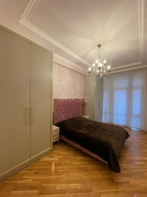 Kirayə verilir 3 otaqlı mənzil 150 m²