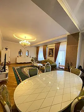 Kirayə verilir 3 otaqlı mənzil 150 m²