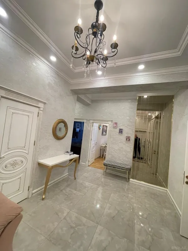 Kirayə verilir 3 otaqlı mənzil 150 m²