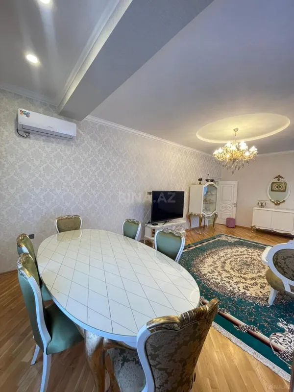 Kirayə verilir 3 otaqlı mənzil 150 m²