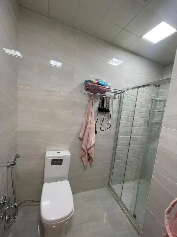Kirayə verilir 3 otaqlı mənzil 150 m²